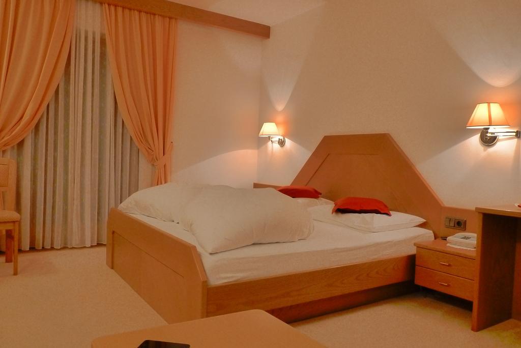 B&B Hotel Mair Am Turm Tirolo Bagian luar foto